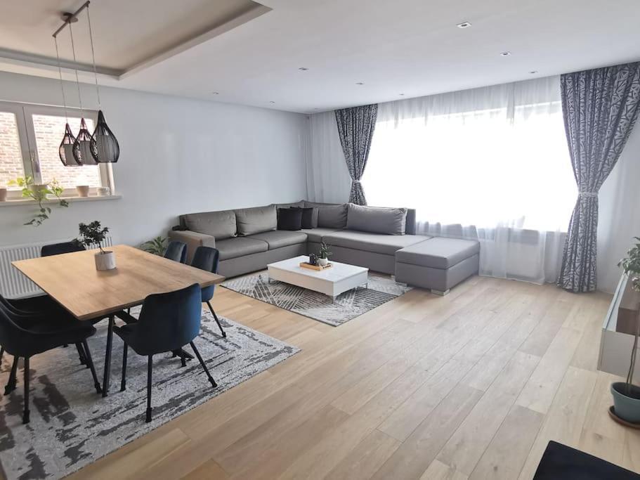 European Heart 2-Bedroom Flat. Bruxelles Eksteriør billede