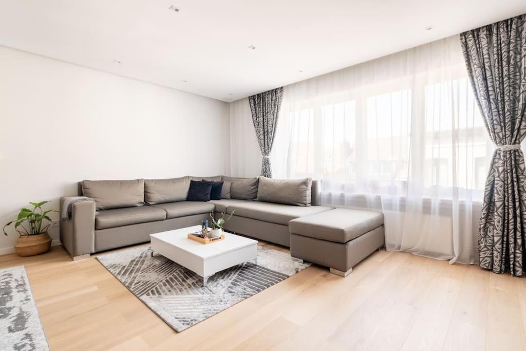European Heart 2-Bedroom Flat. Bruxelles Eksteriør billede